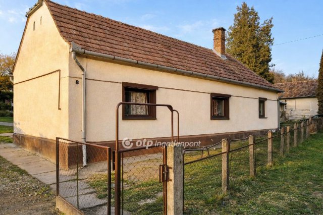 Eladó családi ház, Söjtörön 23 M Ft, 2 szobás