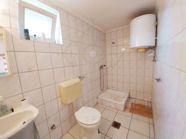 Eladó családi ház, Dunaföldváron 20 M Ft, 1+1 szobás