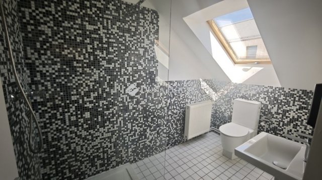 Eladó családi ház, Szentendrén 148 M Ft, 6 szobás