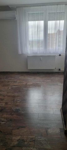 Eladó téglalakás, Várpalotán 36 M Ft, 1+1 szobás