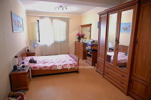 Eladó családi ház, Nagykállóban 220 M Ft, 4+2 szobás