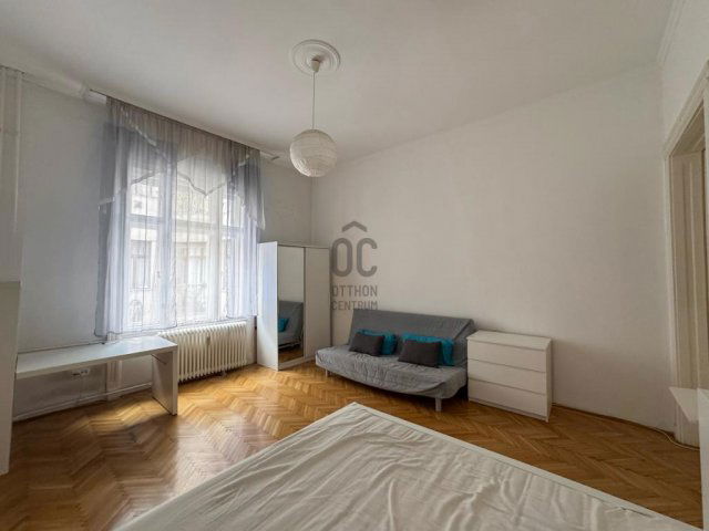 Eladó téglalakás, Budapesten, V. kerületben 74.9 M Ft, 1 szobás