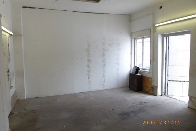 Kiadó ipari ingatlan, Pécsett, Megyeri úton 64 E Ft / hó