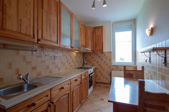Kiadó téglalakás, albérlet, Tatán 190 E Ft / hó, 2 szobás