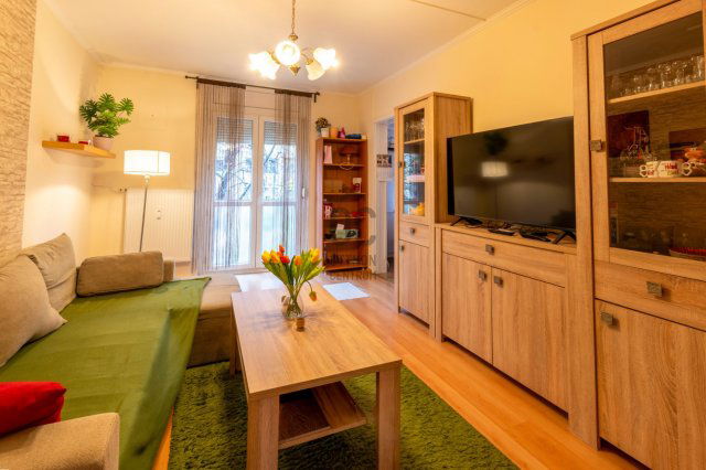 Eladó panellakás, Székesfehérvárott 57 M Ft, 4 szobás