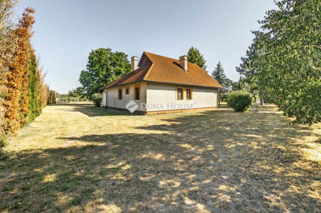 Eladó mezogazdasagi ingatlan, Lakitelken 399 M Ft, 6 szobás