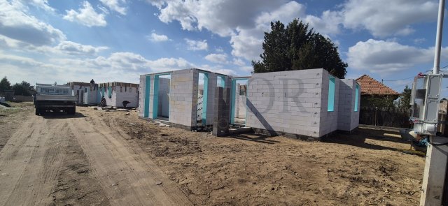 Eladó ikerház, Ócsán 94.9 M Ft, 5 szobás / költözzbe.hu