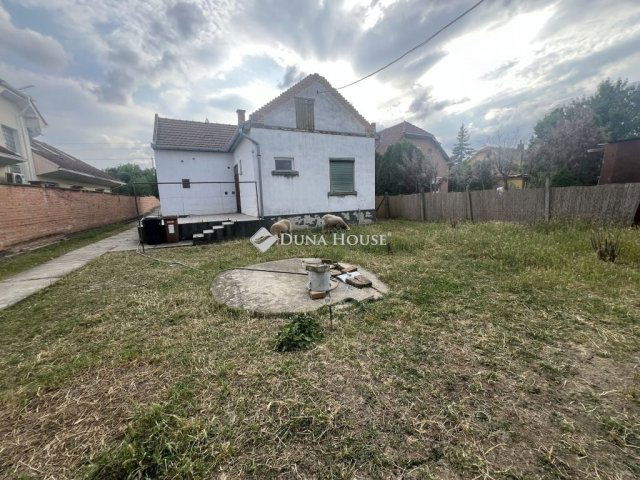 Eladó családi ház, Szegeden 130 M Ft, 3 szobás