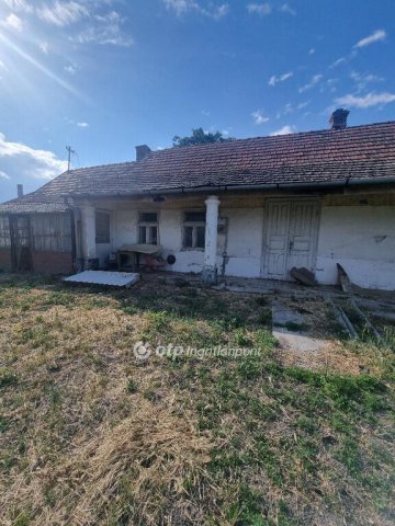 Eladó családi ház, Szalkszentmártonon 18.2 M Ft, 4 szobás