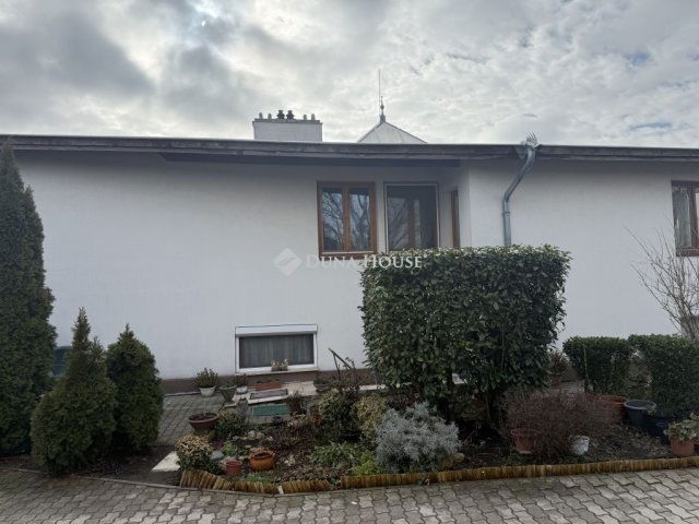 Eladó téglalakás, Érden 69.9 M Ft, 2 szobás