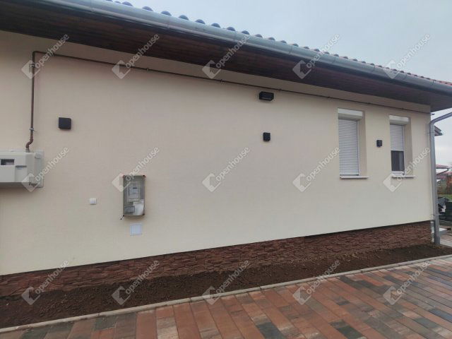 Eladó családi ház, Becsehelyen 75 M Ft, 3 szobás