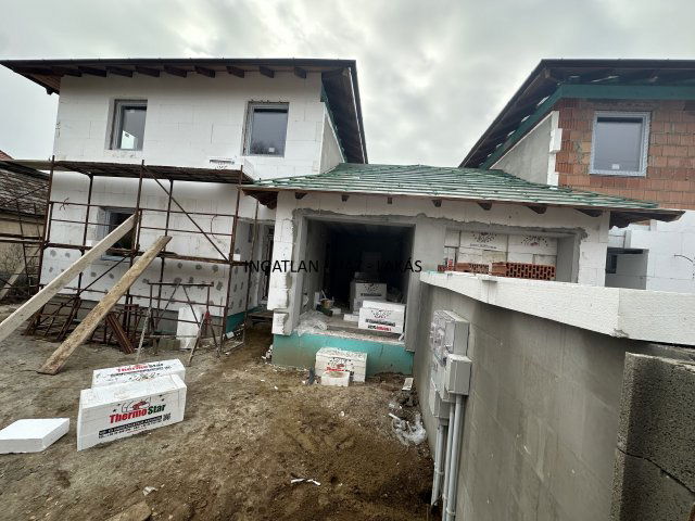 Eladó ikerház, Őrbottyánban 110 M Ft, 5 szobás