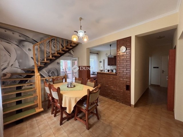 Eladó családi ház, Kecskeméten 99.9 M Ft, 4 szobás