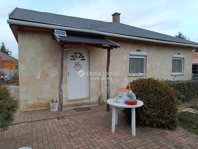 Eladó családi ház, Úrin 85 M Ft, 3 szobás