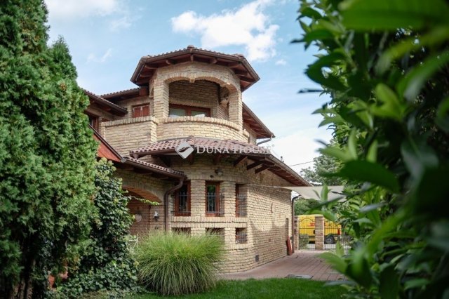 Eladó családi ház, Budapesten, XXI. kerületben 289.9 M Ft