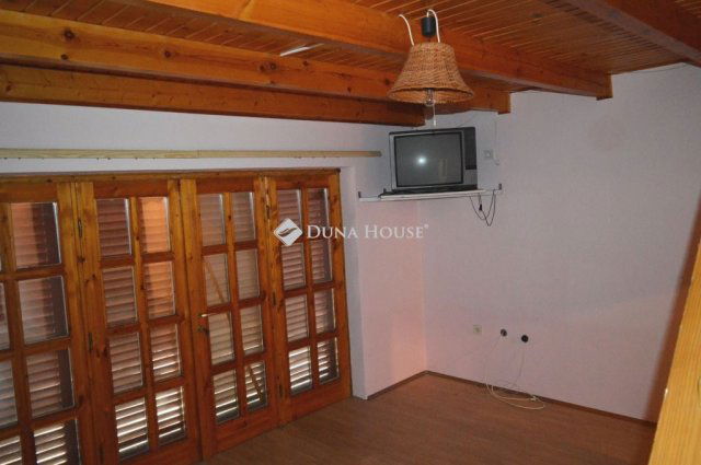 Eladó nyaraló, Tiszacsegén 31 M Ft, 3 szobás