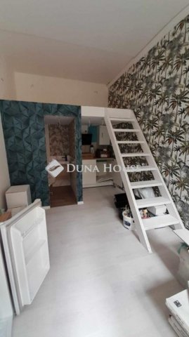 Eladó téglalakás, Budapesten, VI. kerületben 36.9 M Ft, 1 szobás