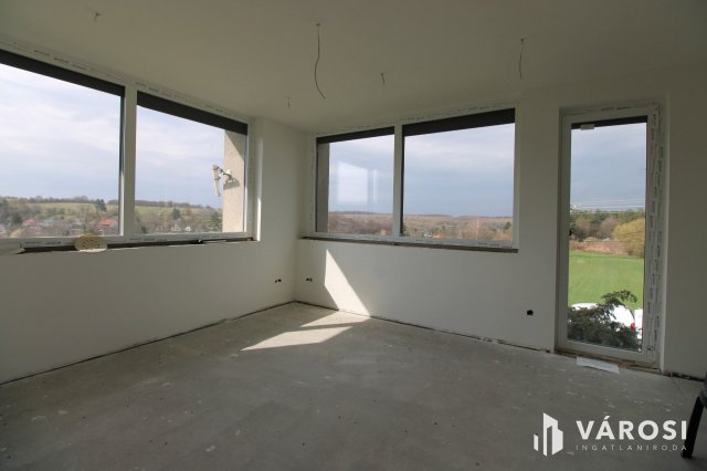 Eladó családi ház, Úrkúton 89.9 M Ft, 5+1 szobás