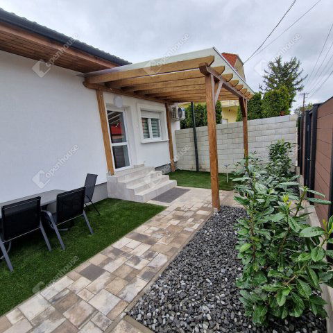 Eladó téglalakás, Siófokon 41.6 M Ft, 2 szobás