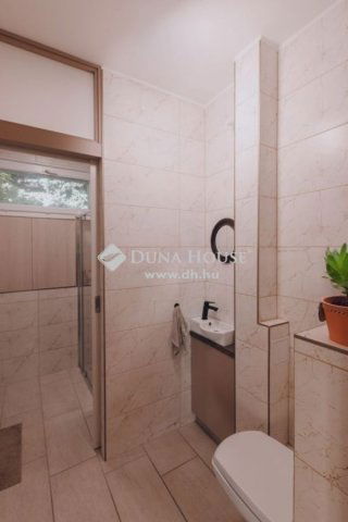 Eladó családi ház, Kecskeméten 225 M Ft, 5 szobás