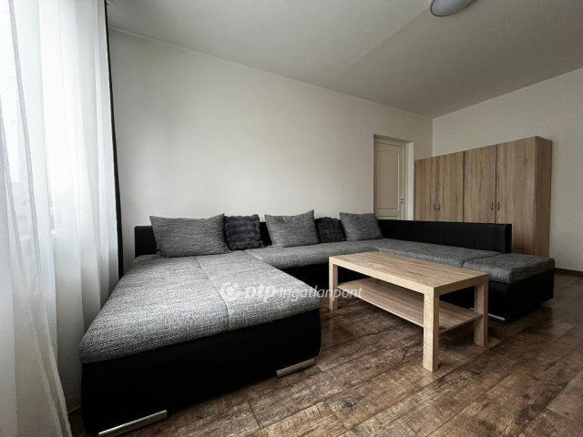 Eladó panellakás, Debrecenben 65.9 M Ft, 2+2 szobás