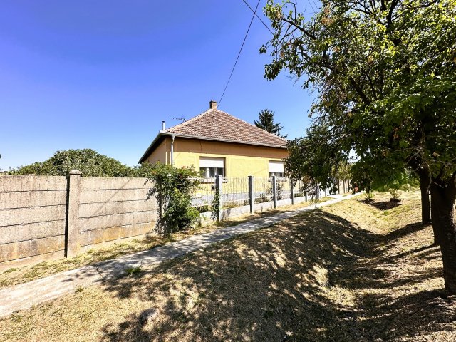 Eladó családi ház, Dobozon 23 M Ft, 2 szobás