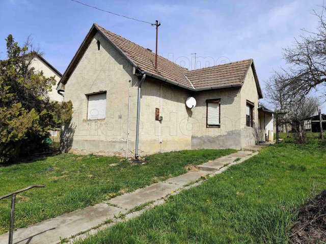 Eladó családi ház, Kapolyon 12.8 M Ft, 2 szobás
