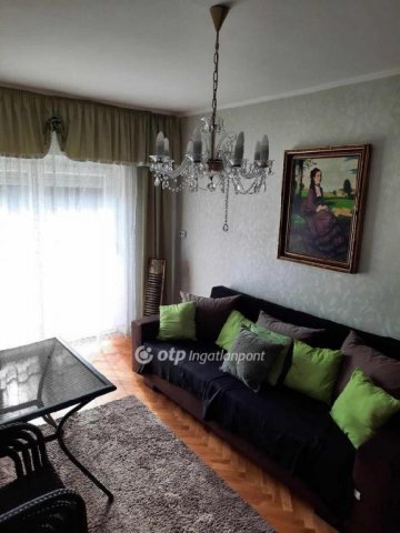 Eladó családi ház, Vonyarcvashegyen 178 M Ft, 11+2 szobás