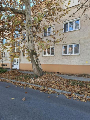 Eladó téglalakás, Hajdúböszörményen 68.5 M Ft, 2 szobás