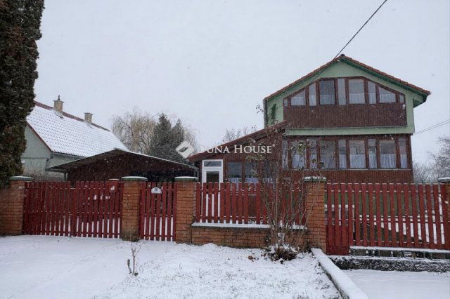 Eladó családi ház, Úrin, Sport utcában 82.4 M Ft, 3 szobás