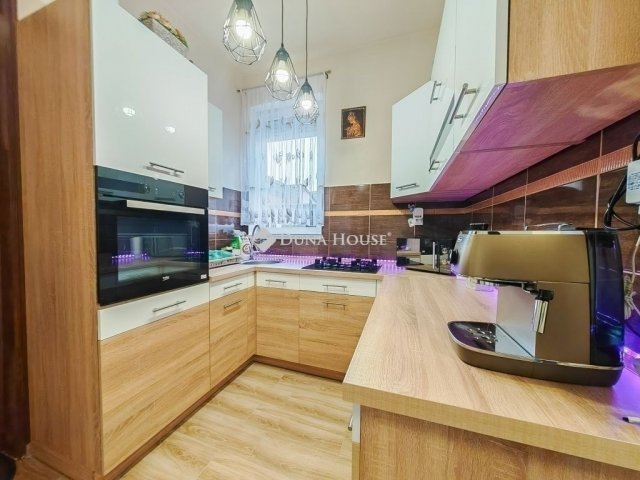 Eladó téglalakás, Budapesten, XX. kerületben 64.5 M Ft