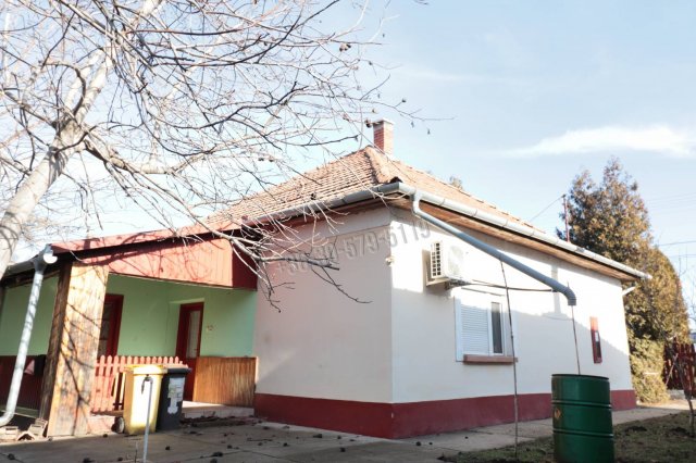 Eladó családi ház, Orosházán, Török Ignác utcában 17 M Ft