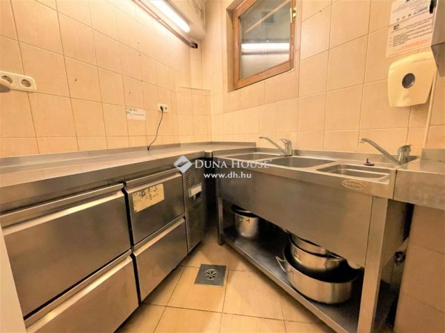 Eladó üzlethelyiség, Szentendrén 170 M Ft / költözzbe.hu