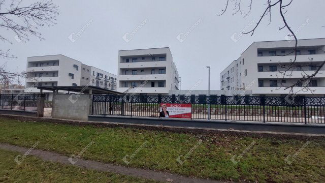 Eladó téglalakás, Komáromban 48.616 M Ft, 2 szobás