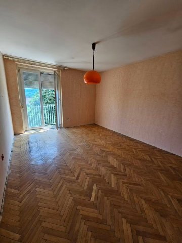 Eladó téglalakás, Komlón, Irinyi János utcában 15.9 M Ft