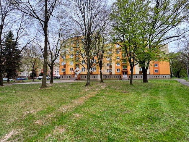 Eladó panellakás, Szombathelyen 48 M Ft, 2 szobás