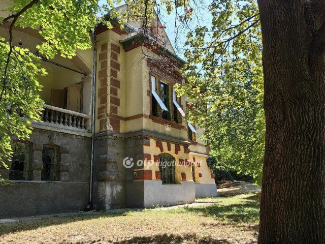 Eladó családi ház, Törökbálinton 673.75 M Ft, 7 szobás