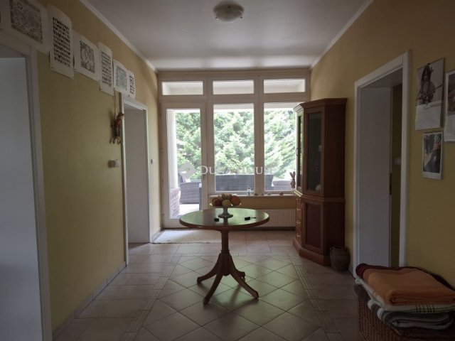 Eladó családi ház, Szolnokon 230 M Ft, 6 szobás