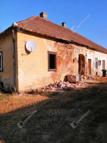 Eladó családi ház, Pacsán 19.9 M Ft, 8 szobás