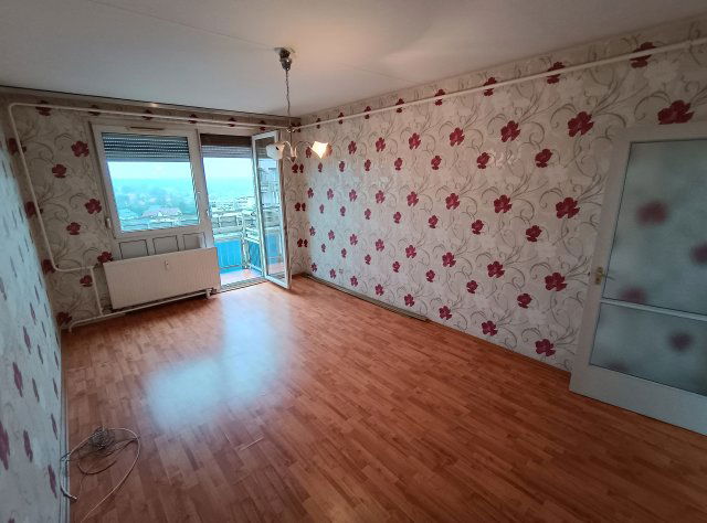 Eladó panellakás, Debrecenben 49.9 M Ft, 2 szobás