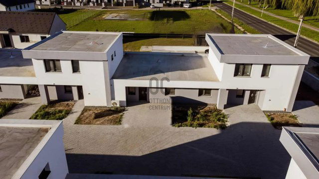 Eladó sorház, Ajkán 81.9 M Ft, 4 szobás / költözzbe.hu