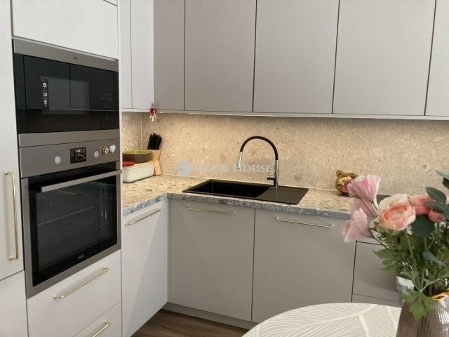 Eladó téglalakás, Budapesten, II. kerületben 135 M Ft