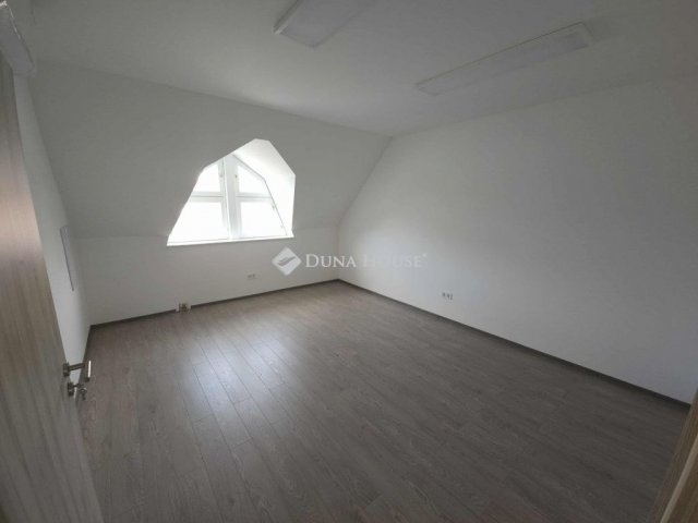 Kiadó iroda, Kecskeméten 427 E Ft / hó / költözzbe.hu