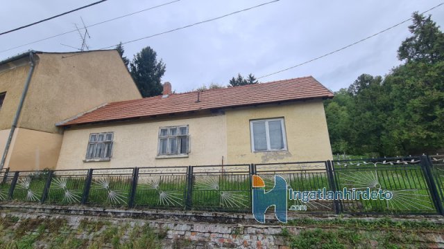Eladó családi ház, Nagybakónakon 9 M Ft, 3 szobás