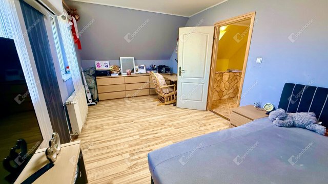 Eladó téglalakás, Üllőn 125 M Ft, 5 szobás