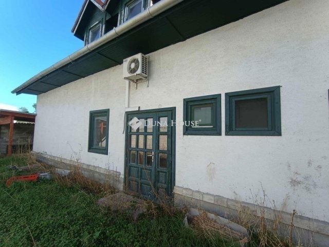 Eladó családi ház, Szentendrén 349.5 M Ft, 7 szobás