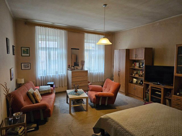 Eladó családi ház, Egerben 33.5 M Ft, 2 szobás