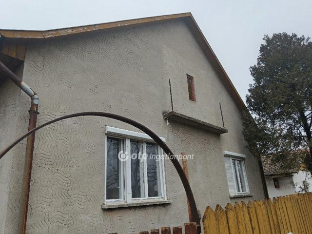 Eladó családi ház, Mezőtúron 22.5 M Ft, 2 szobás