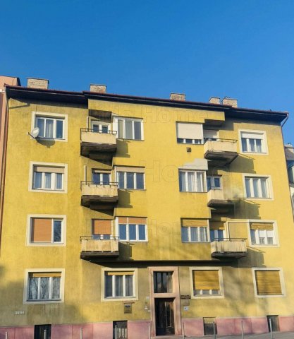 Eladó téglalakás, Győrött 67.4 M Ft, 3 szobás
