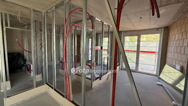 Eladó téglalakás, Balatonalmádiban 136.322 M Ft, 3 szobás